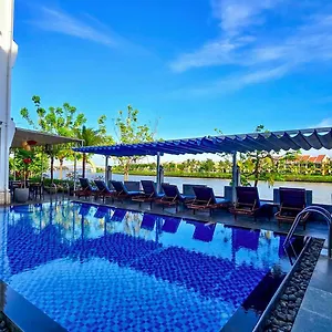 Riverside White House Boutique *** Hoi An